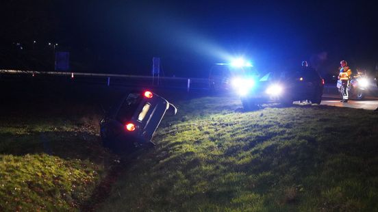 Gewonde bij ongeluk op afslag van A28 bij Beilen. Gewonde bij ongeluk op afslag van A28 bij Beilen.