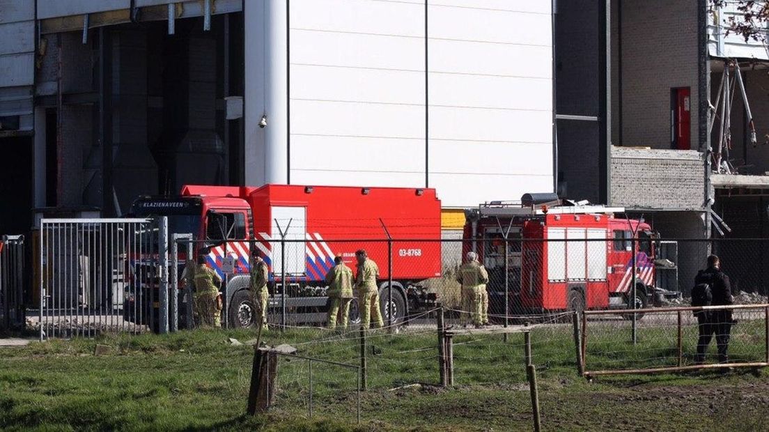 Brandweer druk met brand in Klazienaveen (Rechten: Van Oost Media)