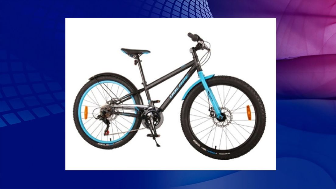 De gestolen mountainbike is van het merk Volare, type Rocky 24 met grote 24 inch wielen.
