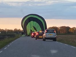 Luchtballon zorgt voor file door landing op weg in Westerbork