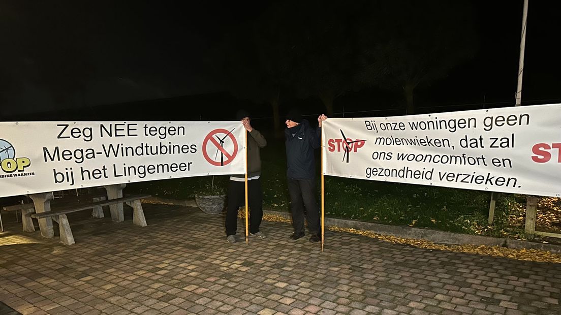 Protest tegen de windturbines.