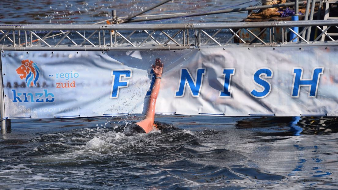 Dinkelberg wint Open Water Zwemwedstrijd Sluis (archieffoto)