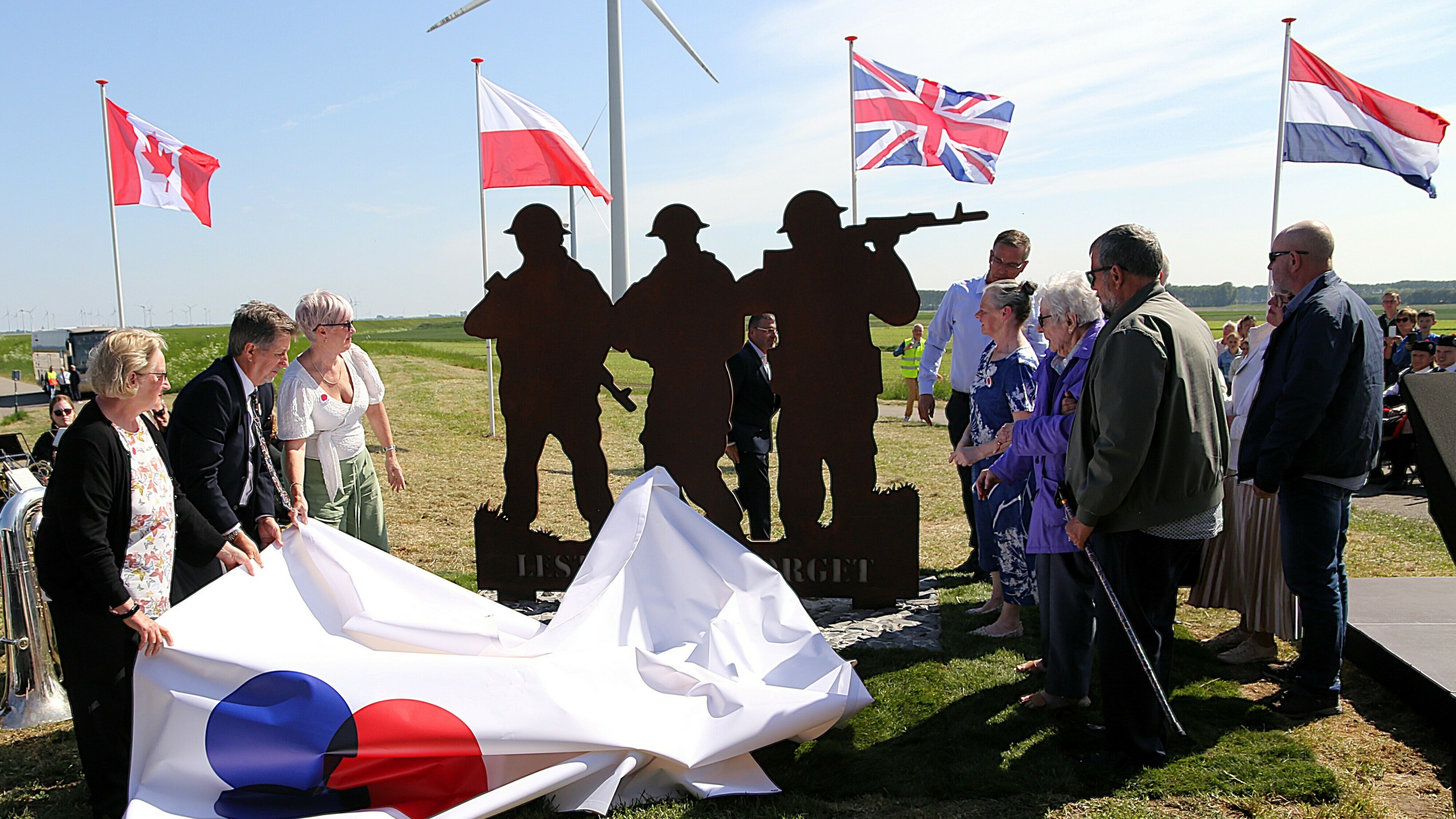 Hoe de zoektocht naar Britse militairen de herdenking in Sint-Annaland veranderde