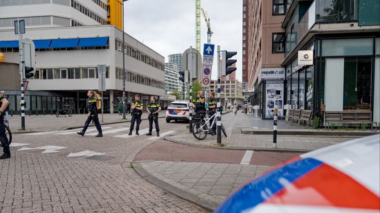 Man op fiets valt na politieachtervolging en raakt gewond