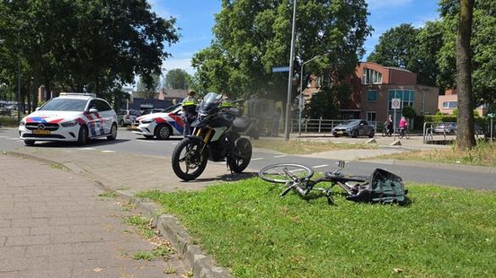 Fietsster gewond bij aanrijding Venlo. Fietsster gewond bij aanrijding Venlo.