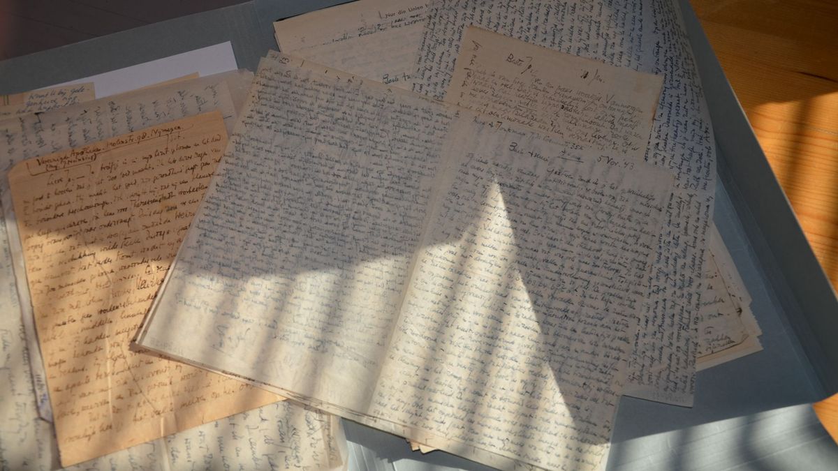 Brieven van Philip Mechanicus vanuit Kamp Westerbork voor het eerst gebundeld