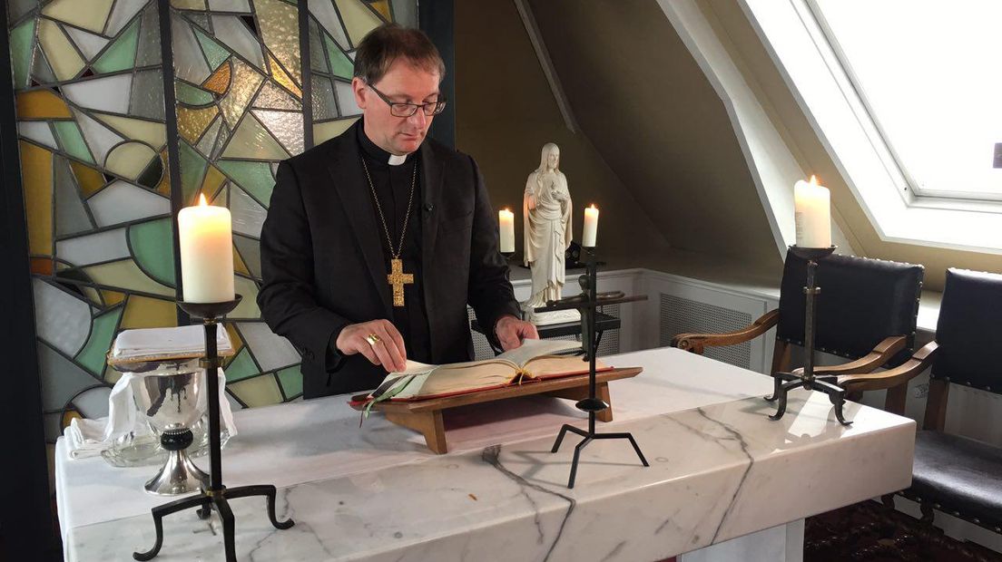 Bisschop Ron van den Hout komt naar Drenthe voor de Gerardus Majella bedevaart (Rechten: RTV Drenthe/Petra Wijnsema)