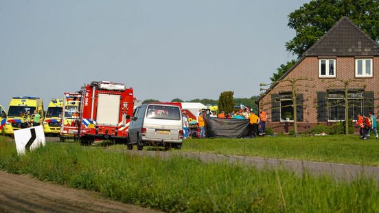 Franse motorrijders overlijden na ongeluk op wegcircuit in Hengelo. Franse motorrijders overlijden na ongeluk op wegcircuit in Hengelo.