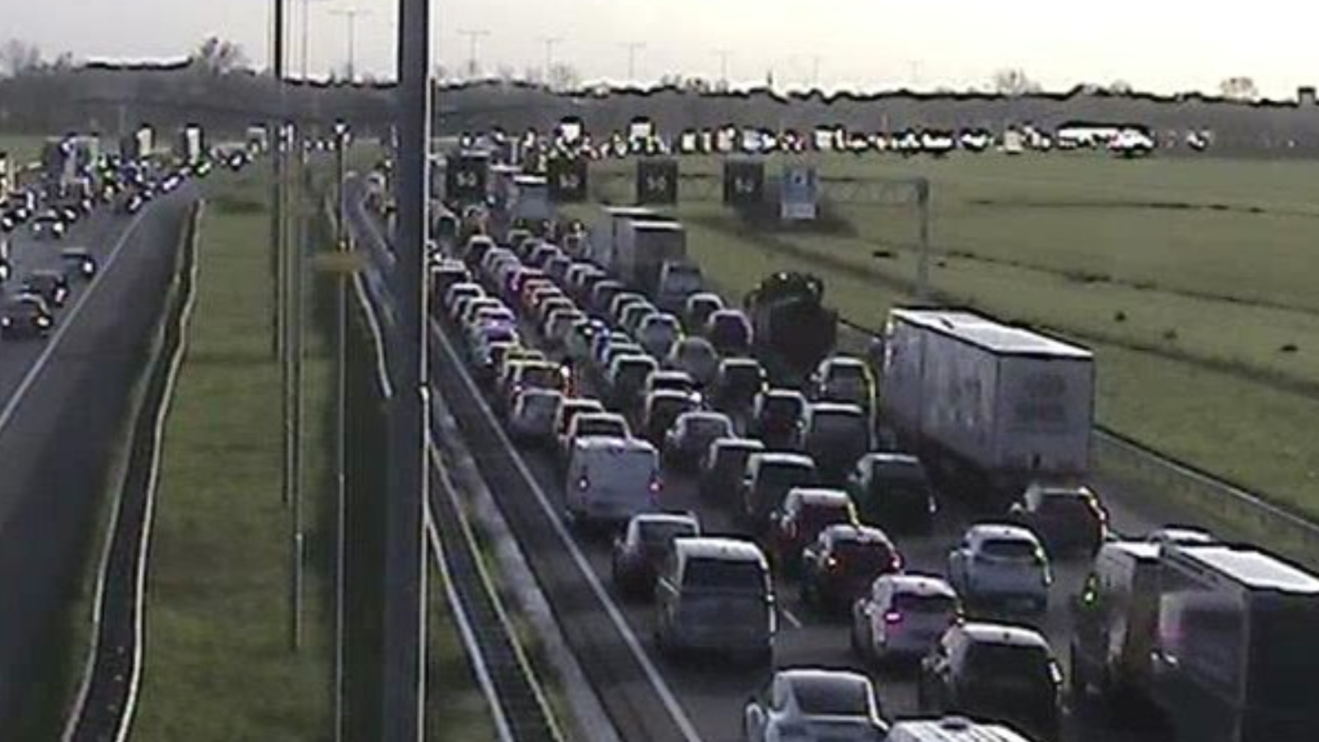 File op A2 richting Utrecht na ongeluk voorbij, nog steeds omleiding door werkzaamheden.