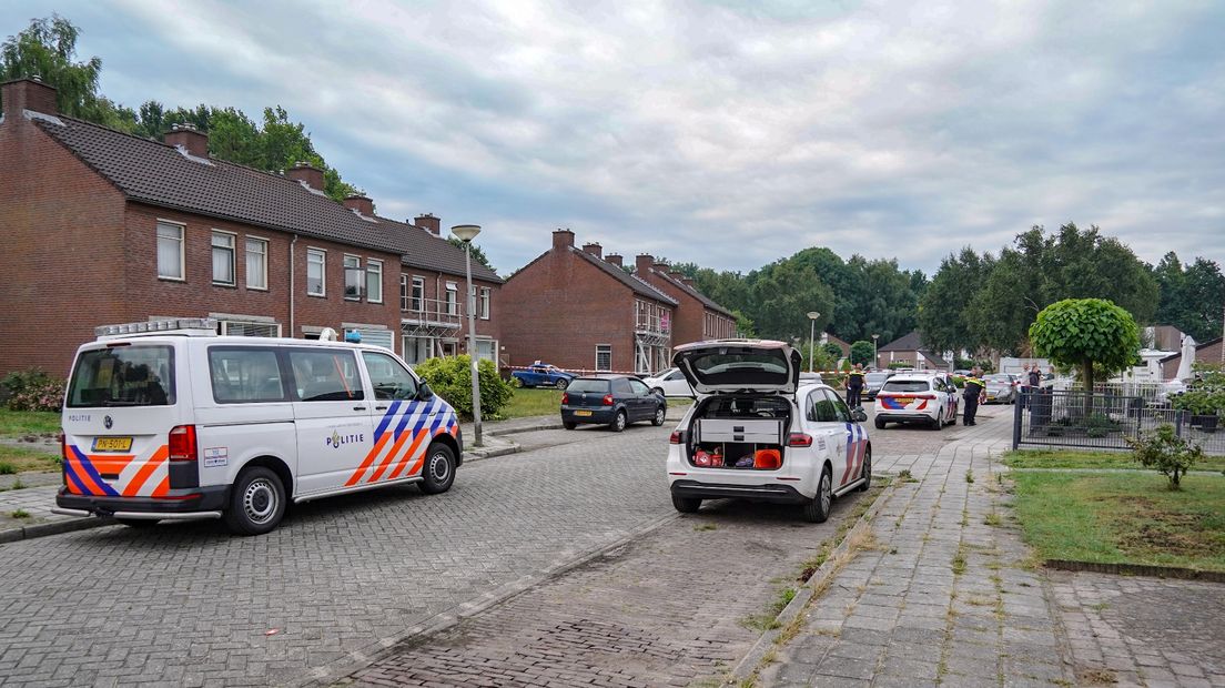 Politie in de Veerstraat in Oude Pekela