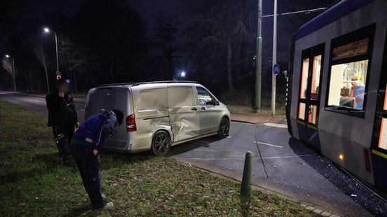 112-nieuws zondag 1 februari: Meerdere ongelukken op de weg door gladheid, A7 tussen Zuidbroek en Westerbroek was afgesloten. 112-nieuws zondag 1 februari: Meerdere ongelukken op de weg door gladheid, A7 tussen Zuidbroek en Westerbroek was afgesloten.
