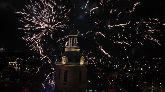 Spectaculaire vuurwerkbeelden vanuit Meppel en Assen