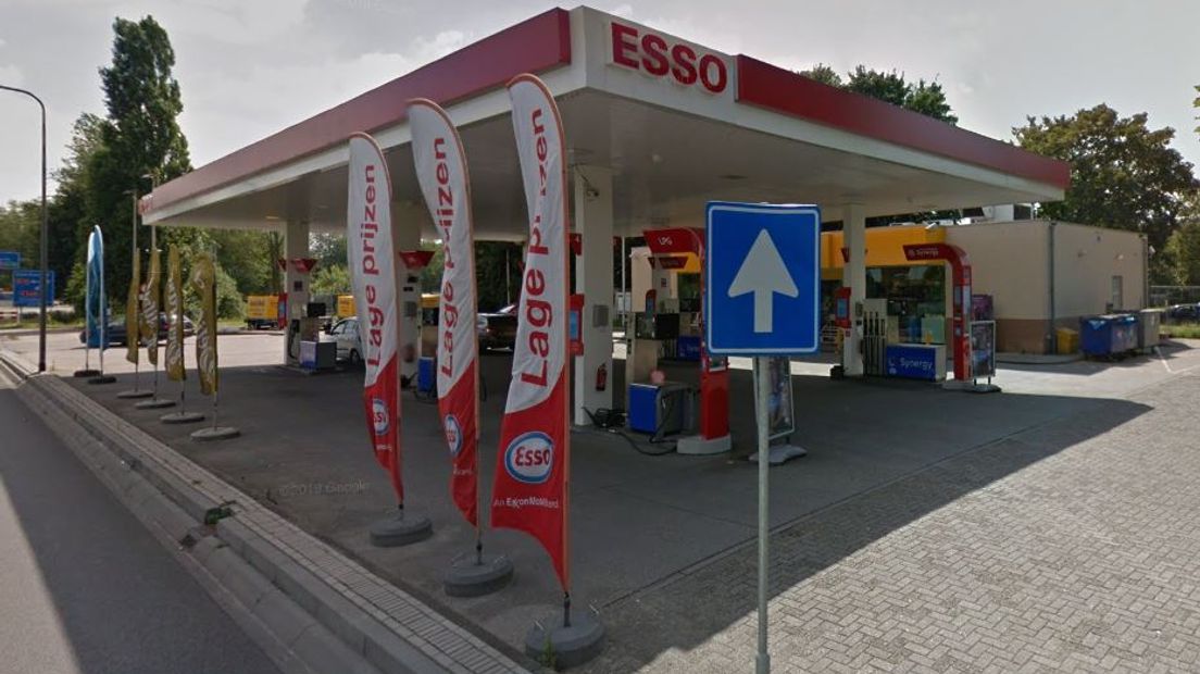 Het tankstation aan de Kennedylaan.