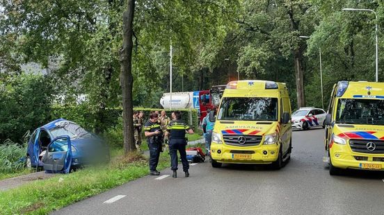 Man gewond bij eenzijdig ongeval. Man gewond bij eenzijdig ongeval.