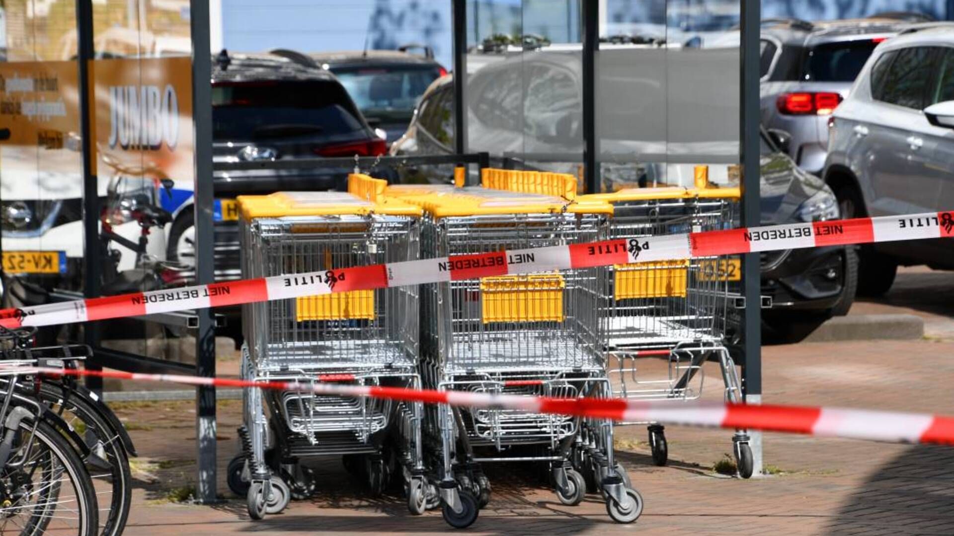 Drie Vlissingers Aangehouden Voor Steekpartij Bij Supermarkt - Omroep ...