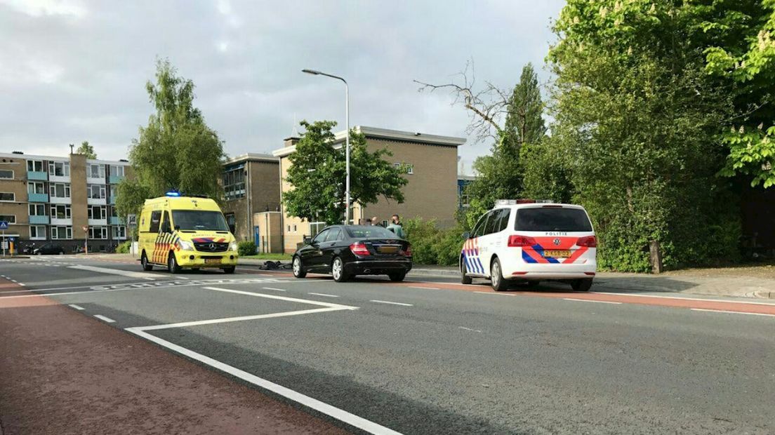 Botsing tussen fietser en auto in Almelo