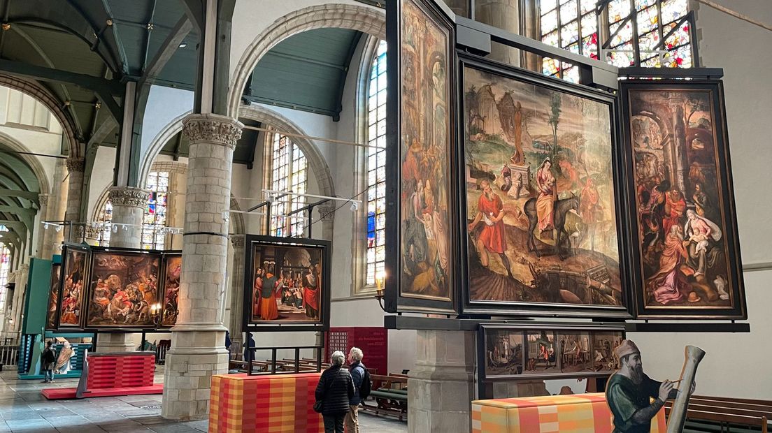 De originele altaarstukken zijn voor het eerst in 450 jaar weer te zien in de Goudse Sint-Janskerk