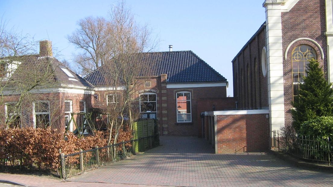 Het dorpshuis van Thesinge, naast de kerk