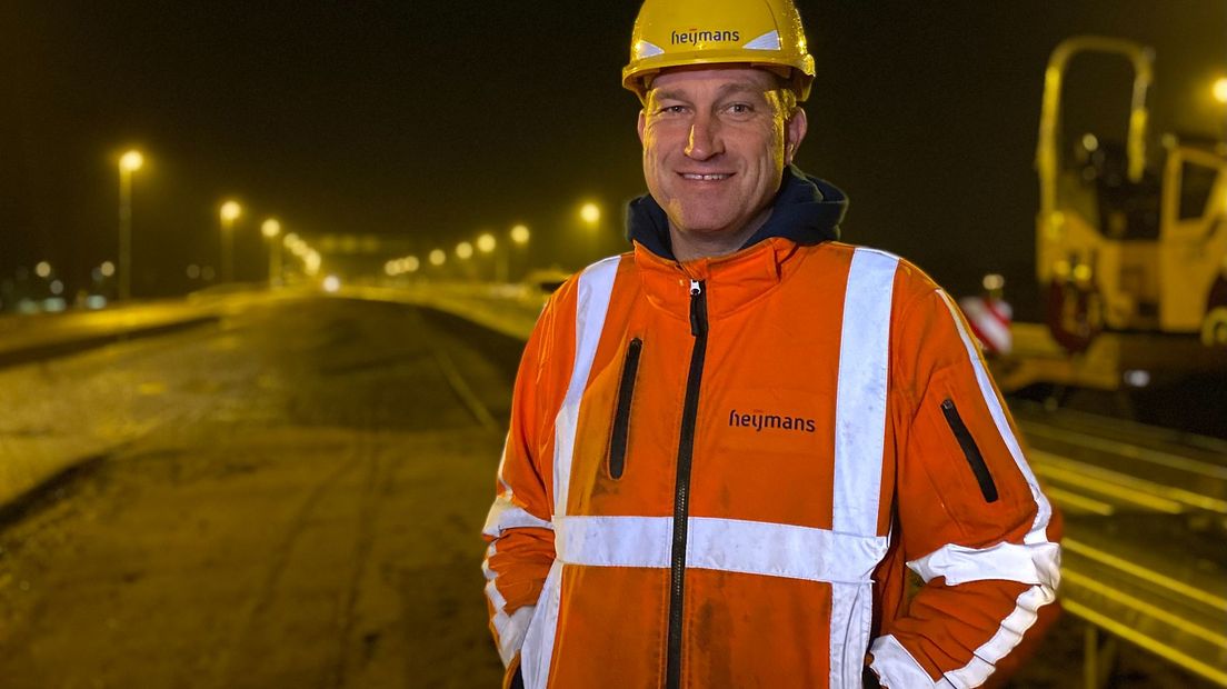 Mark repareert als asfaltuitvoerder de A1 bij Azelo