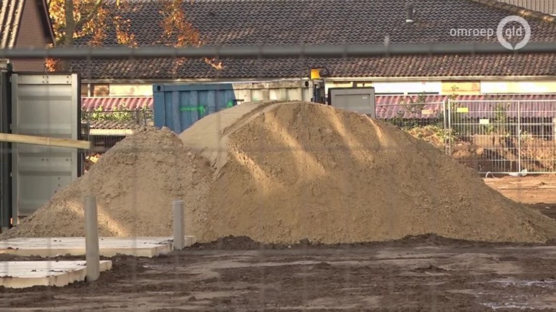 De omstreden partij zand, die onder meer in Barneveld is verwerkt, is schoon. Dat blijkt volgens grondleverancier Vink uit een onderzoek door ingenieursbureau Tauw.