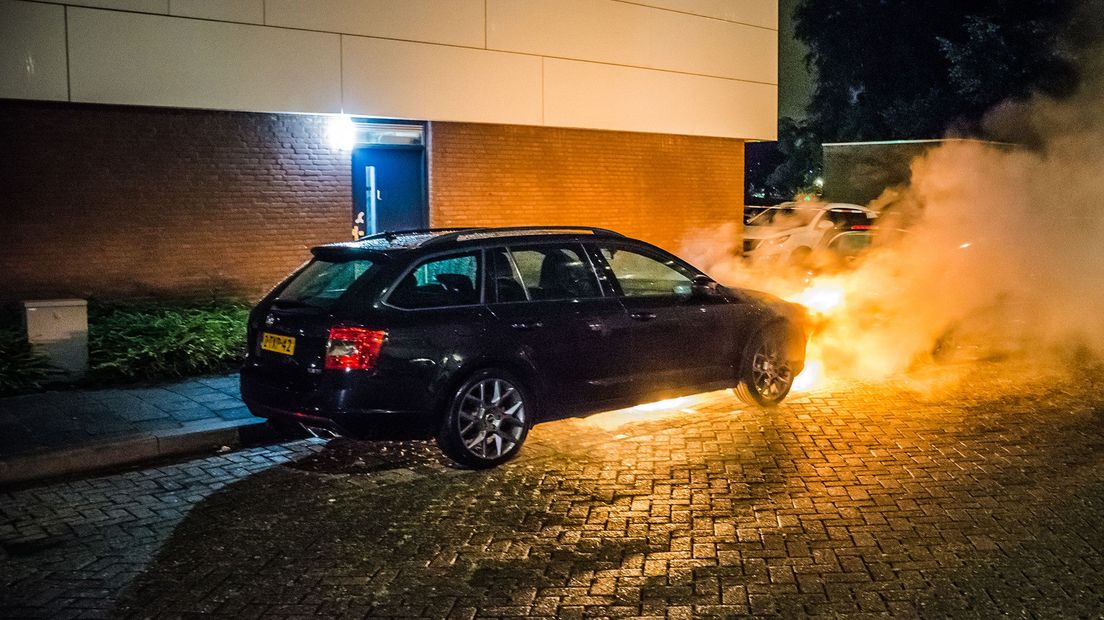 Auto brandt uit in Leidschendam
