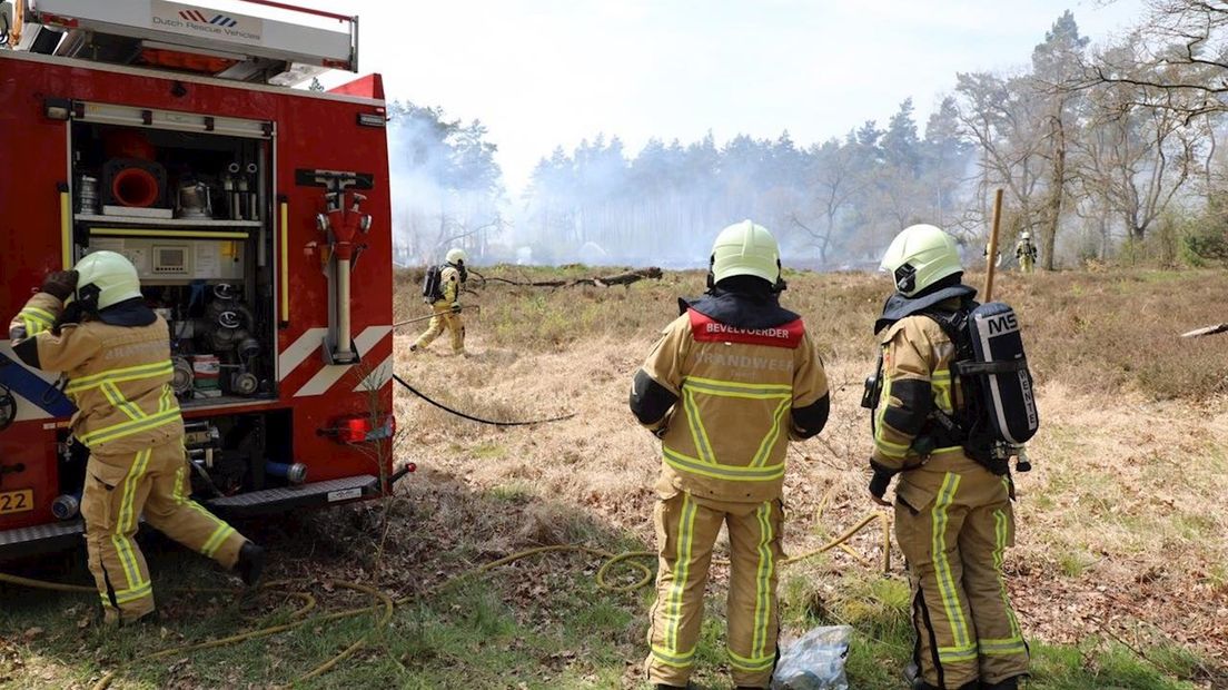 Brandweer schaalt op naar zeer grote brand