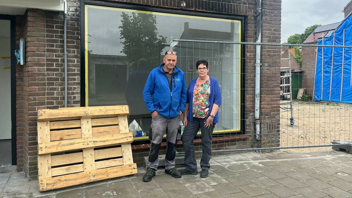 Willy (69) heropent zijn fietsenwinkel na verwoestende brand: 'Ik wil nog een tijdje voor klanten kl