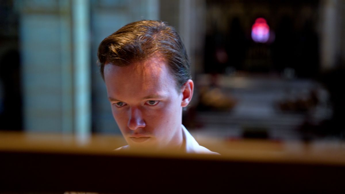Maarten (25) uit Borne is organist van Haarlemse kathedraal: ‘Ik heb een fantastisch beroep’