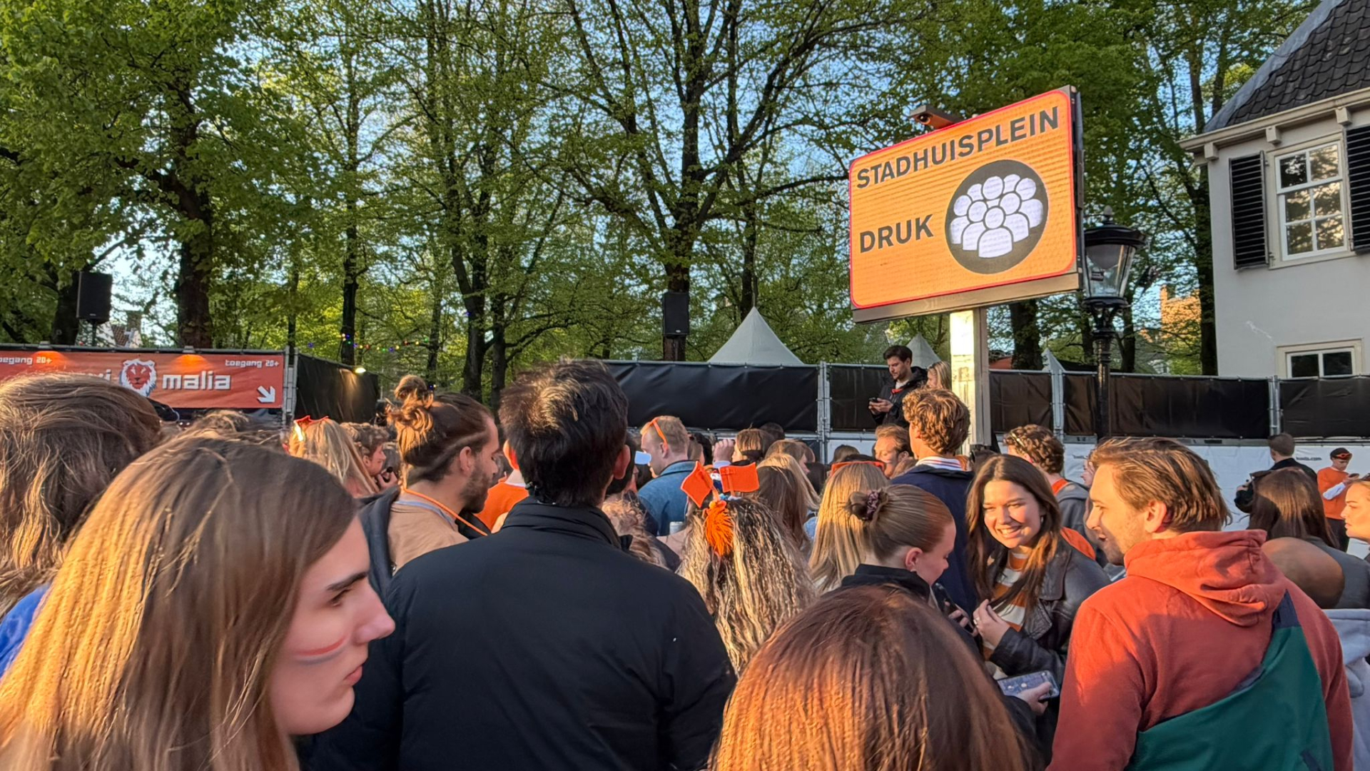 LIVE Koningsnacht | Gemeente roept op Janskerkhof te mijden om drukte