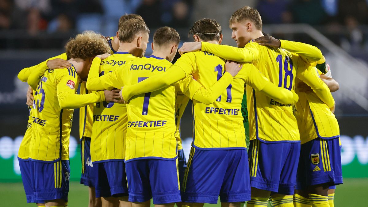 LIVE | Cambuur begint met basisdebutant Diyae Jermoumi tegen FC Eindhoven