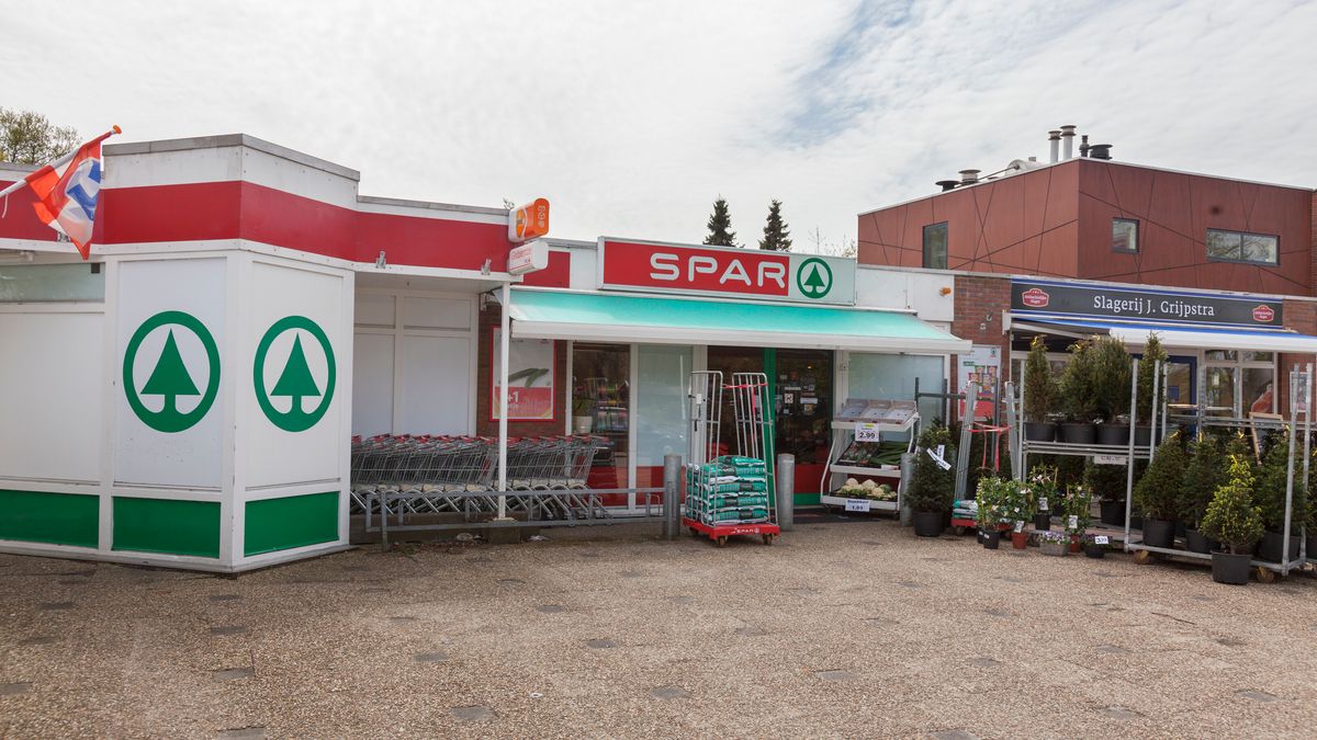 Vier Friese faillissementen in september, Oentsjerk verliest supermarkt en viszaak