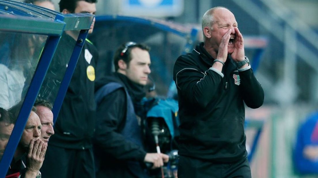 Op een ontspannen manier maakt NEC zich op voor de eerste nacompetitiewedstrijd donderdag tegen FC Emmen. Trainer Ron de Groot heeft vertrouwen. 'Als we scherp zijn komt het goed.'