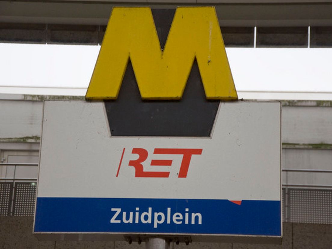 20100208_RTV_RET_Metro_Zuidplein_0067.cropresize.1.JPG