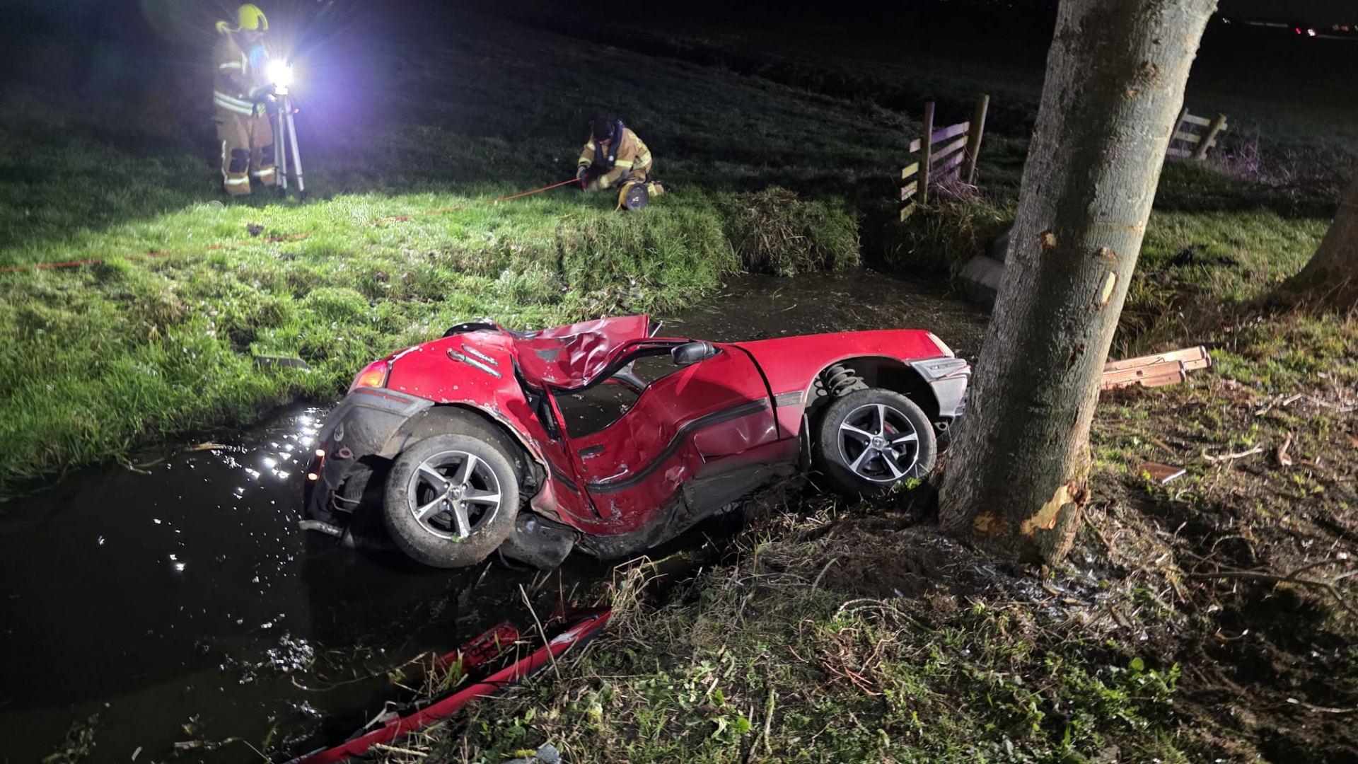 De bestuurder is overleden na het ongeluk.