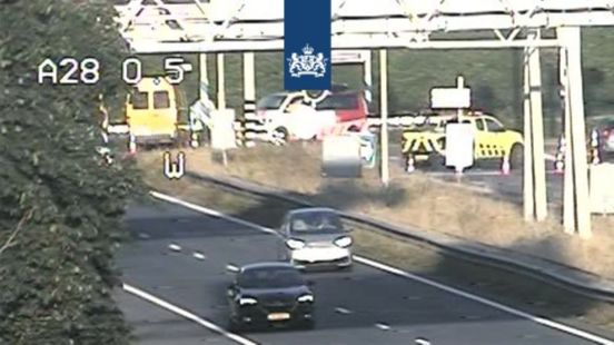 Kraanwagen gekanteld in Utrecht, Waterlinieweg gesloten. Kraanwagen gekanteld in Utrecht, Waterlinieweg gesloten.