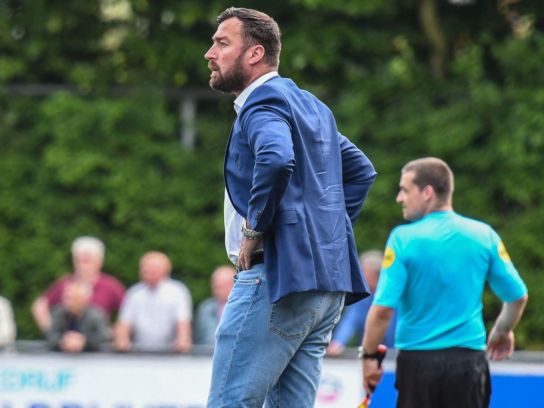 Barendrecht-trainer Leen van Steensel