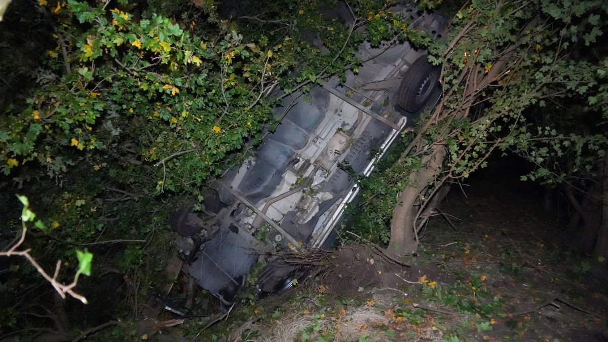 Auto komt in bossen terecht naast A28 bij Pesse