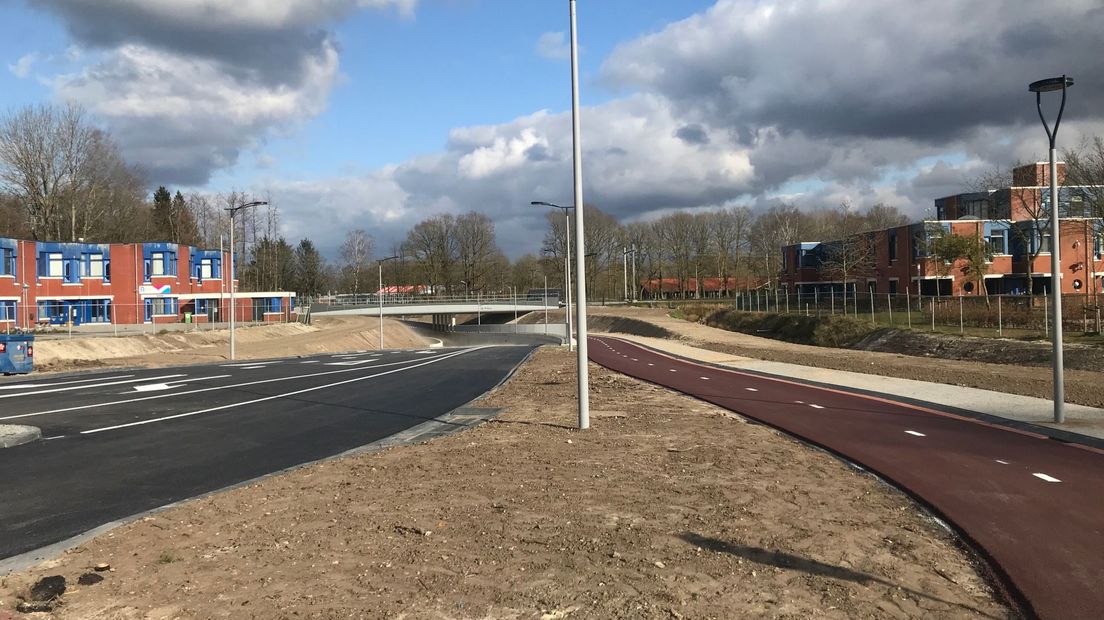 Over een week kunnen auto's, fietsers en voetgangers door de nieuwe tunnel De Maten naar Assen-Oost (Rechten: RTV Drenthe / Margriet Benak)