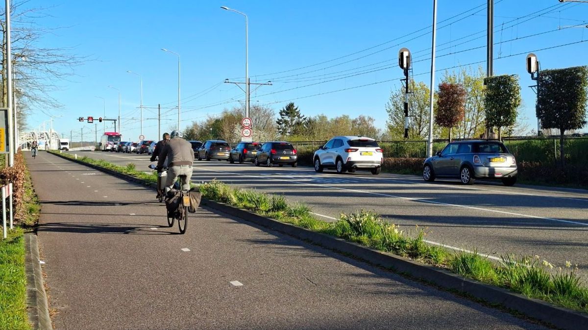 Onderhoud IJsselbrug in volle gang • verkeerschaos uitgebleven