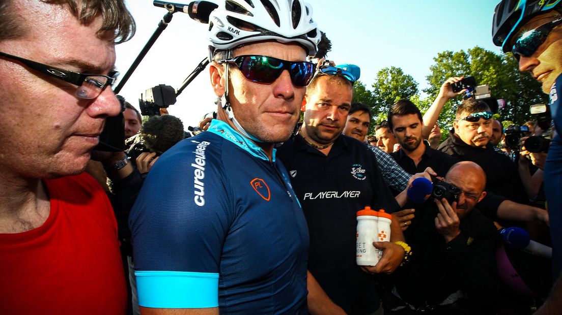 Lance Armstrong: 'Zo'n crash heb ik nog nooit gezien'.