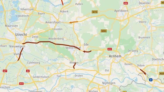 Veel hinder A12 door ongeluk, controle en werk • ontploffingen bij fietsenzaak. Veel hinder A12 door ongeluk, controle en werk • ontploffingen bij fietsenzaak.