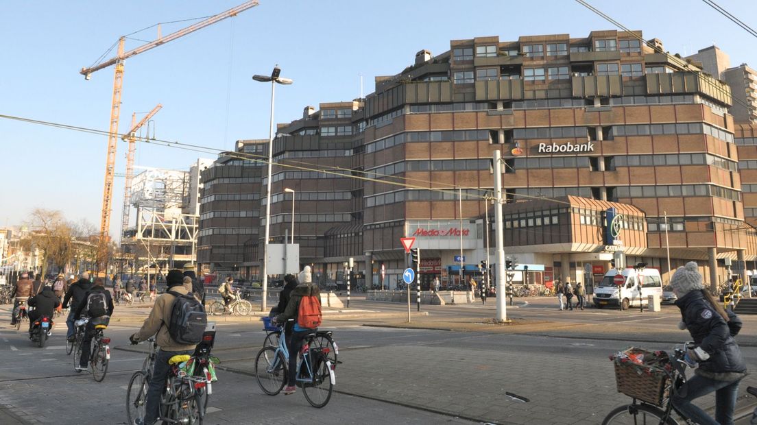 Appartementen boven de Mediamarkt.