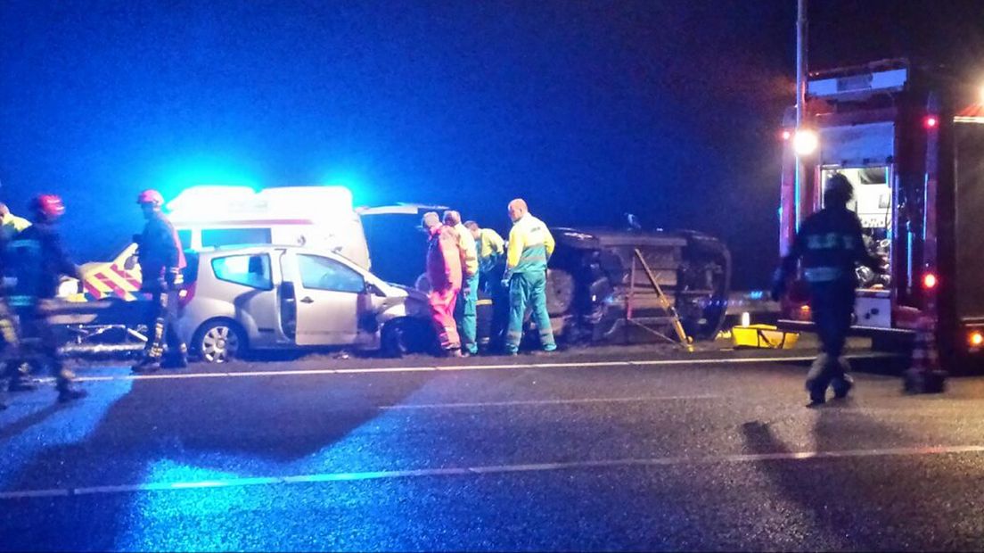 Het ongeluk op de A7 bij Leek.