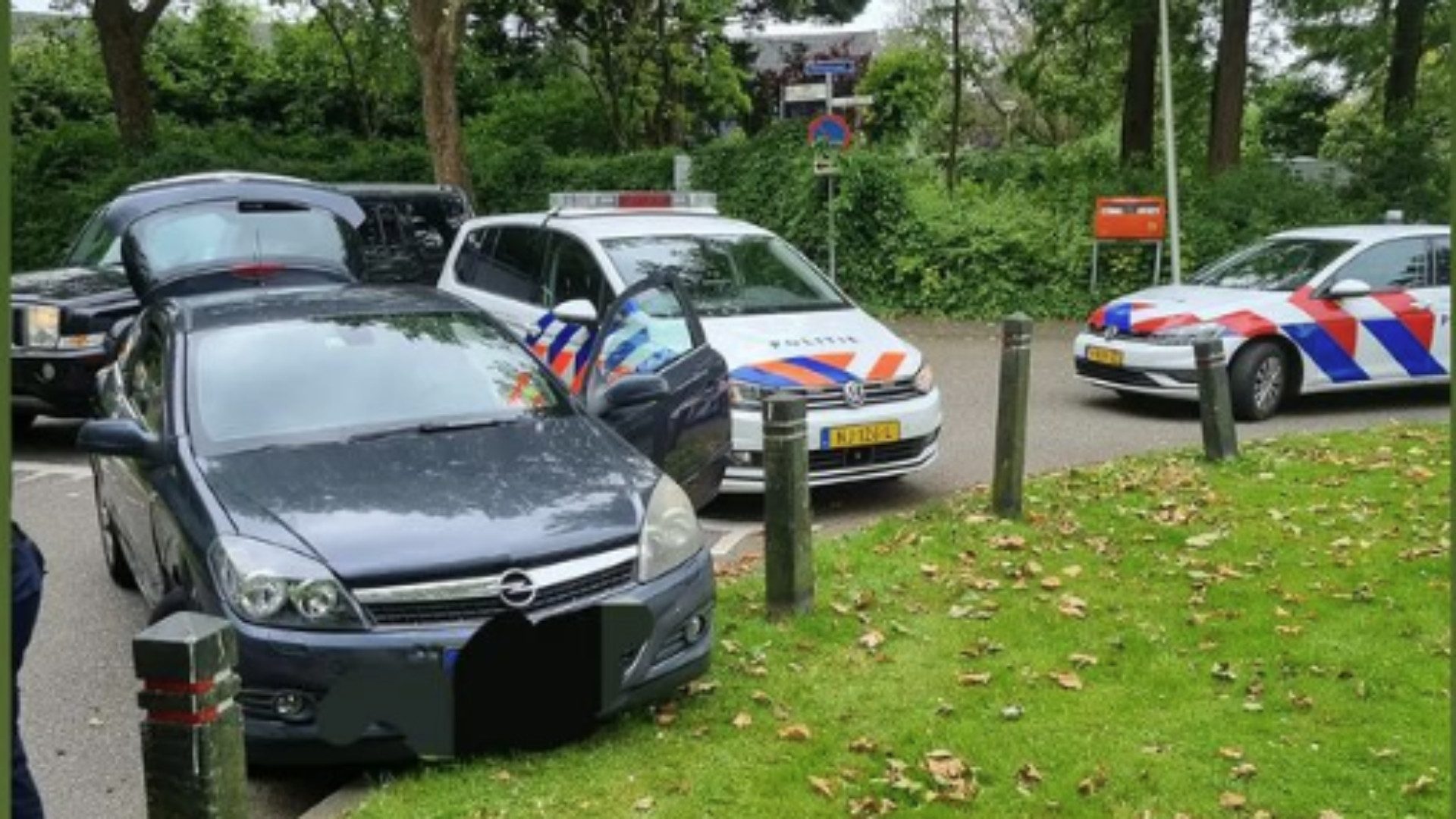 Mogelijke Oplichter Klemgereden Door Politie - Rijnmond