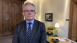 Burgemeester Koen Schuiling in zijn werkkamer in 2019