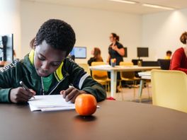Gratis huiswerkbegeleiding in bibliotheek: 'Elk kind verdient een eerlijke kans om school te halen'