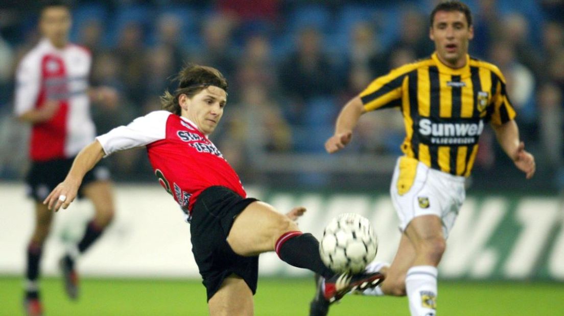 Aleksandar Rankovic in duel met Ebi Smolarek
