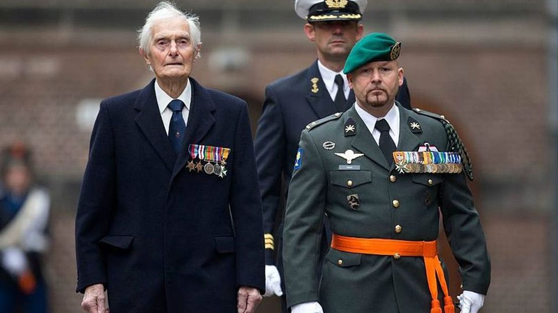 Dragers van de Militaire Willems-Orde Mayhew en Marco Kroon in 2014.