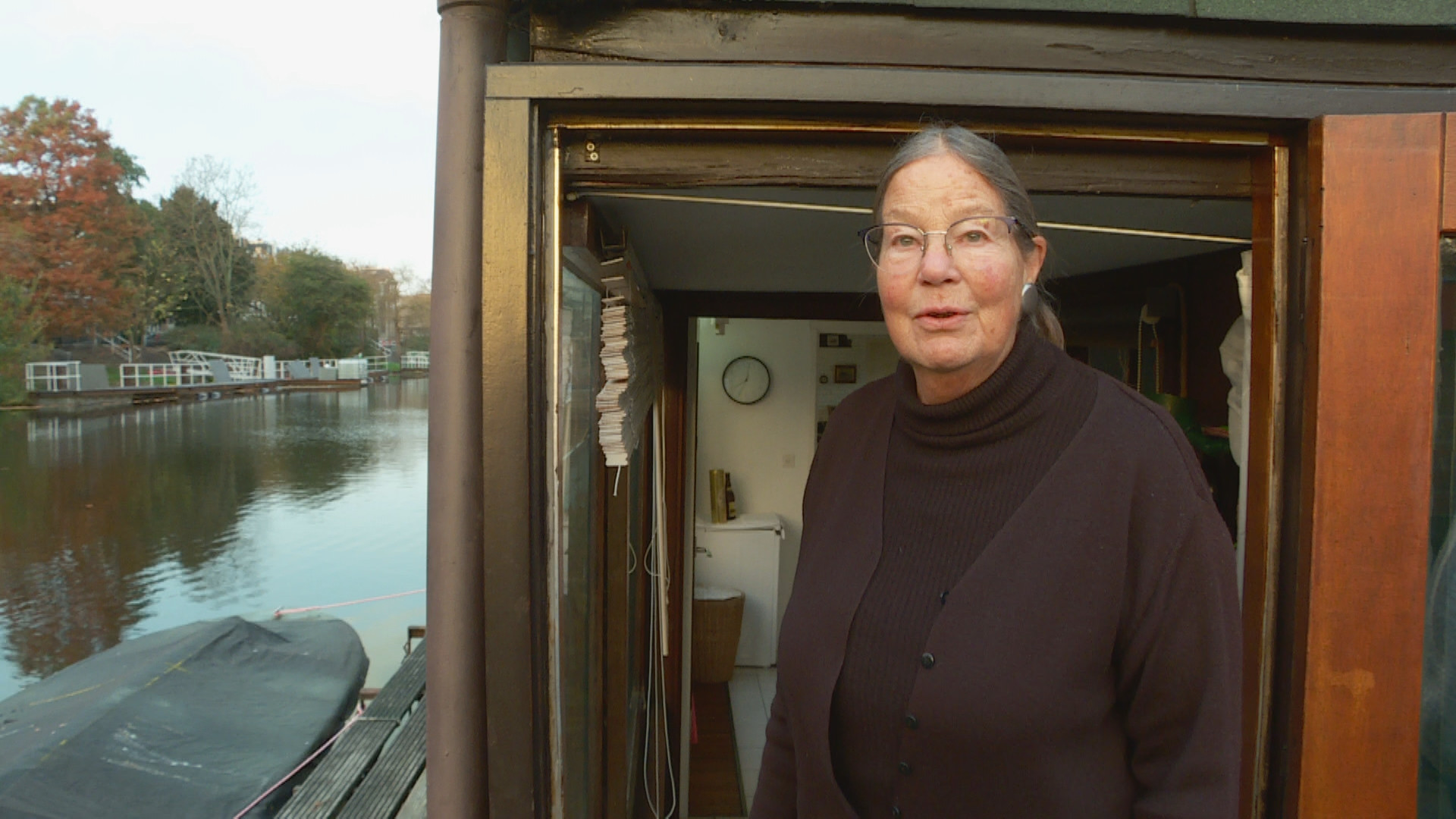 Marja moet tijdelijk verhuizen naar de overkant