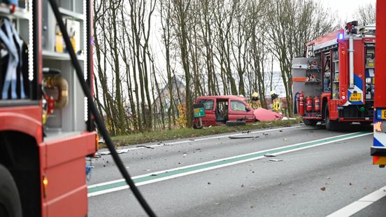 Vrouw en jongen uit Enschede gewond bij ernstig ongeluk op N36.